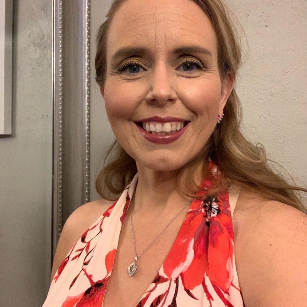 Meet your Posher, Laura